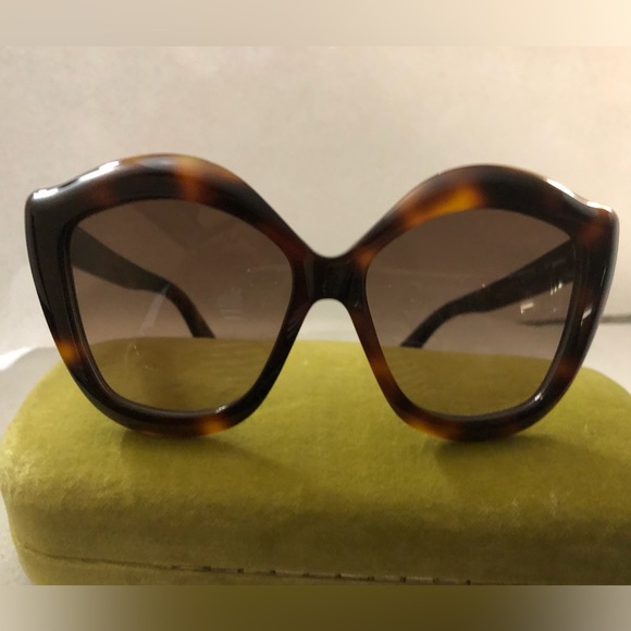 Authentic oversized Gucci sunglasses in tortoise shell - Picture 2 of 10